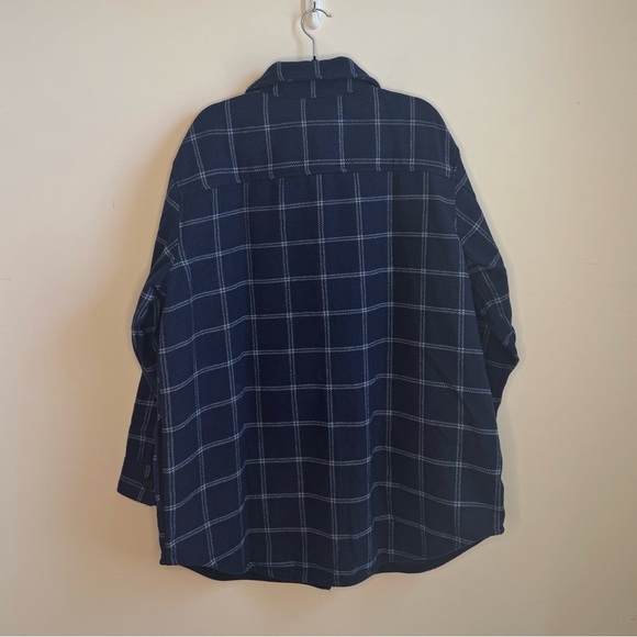 Tilley Women's Navy Plaid Shirt Jacket
Size XL - Picture 5 of 11